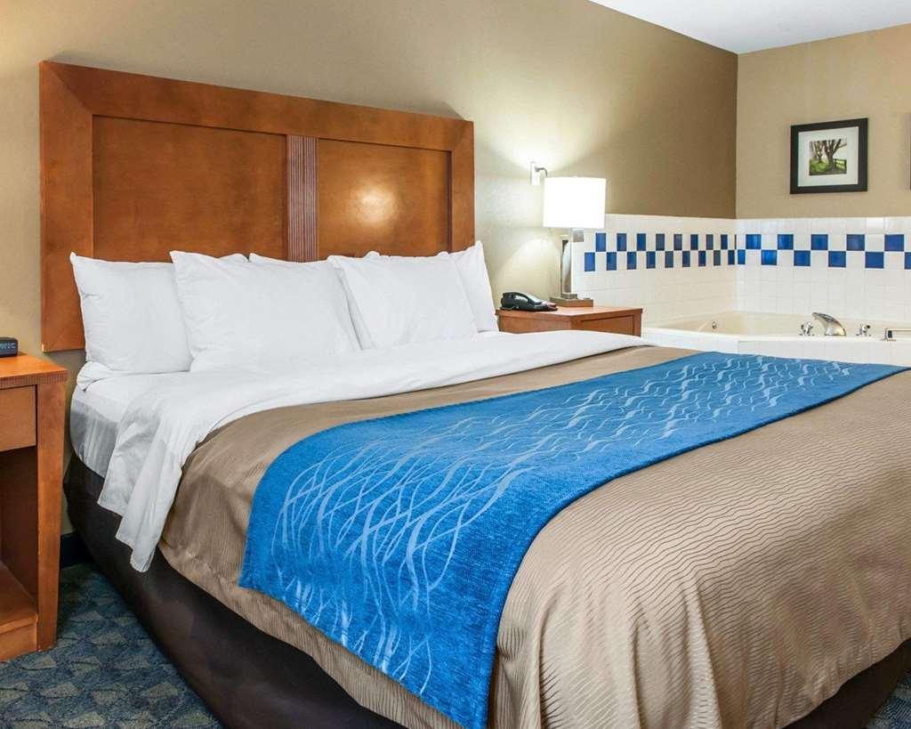 Comfort Inn & Suites Napoleon Quarto foto