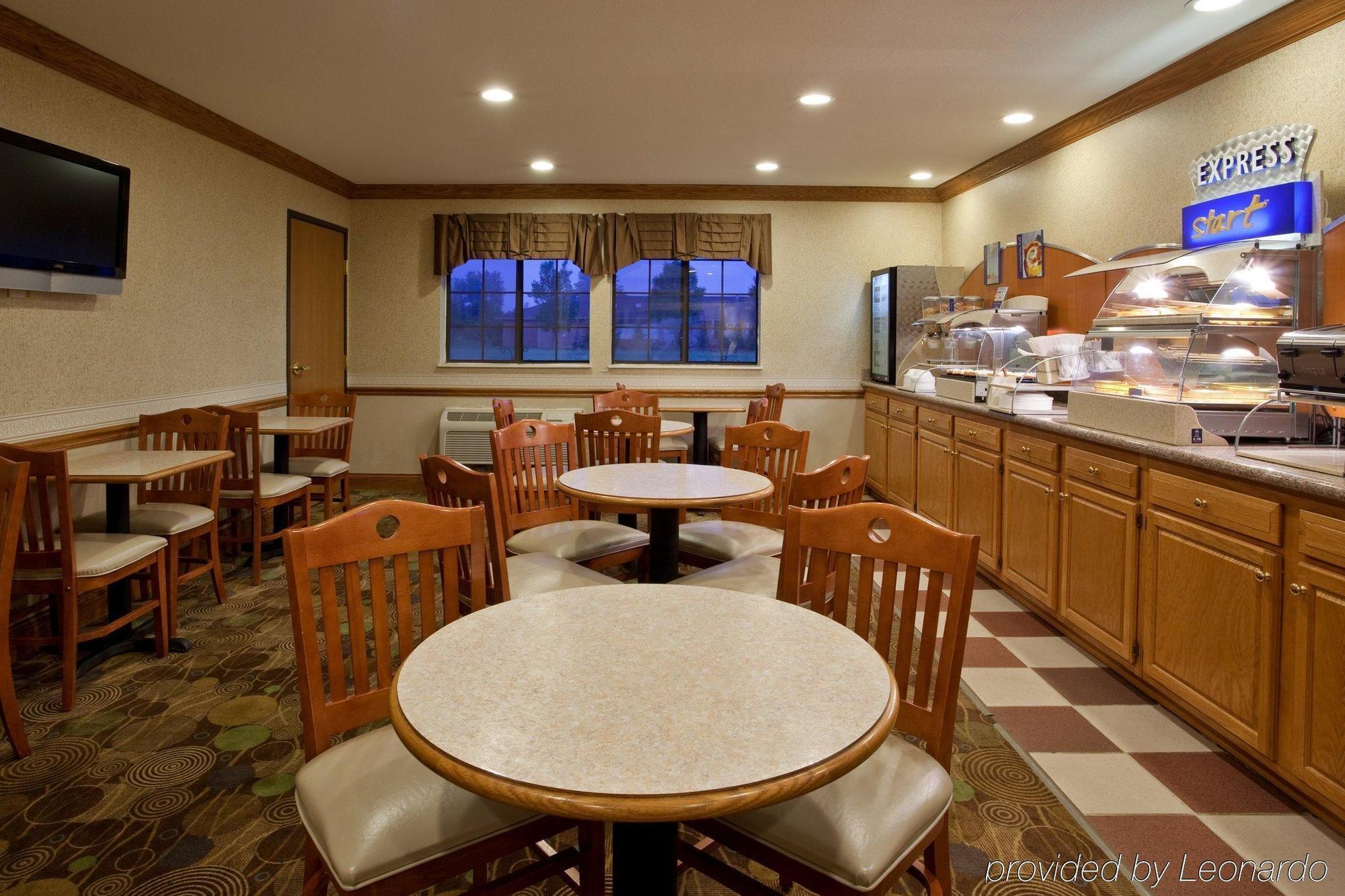 Comfort Inn & Suites Napoleon Restaurante foto