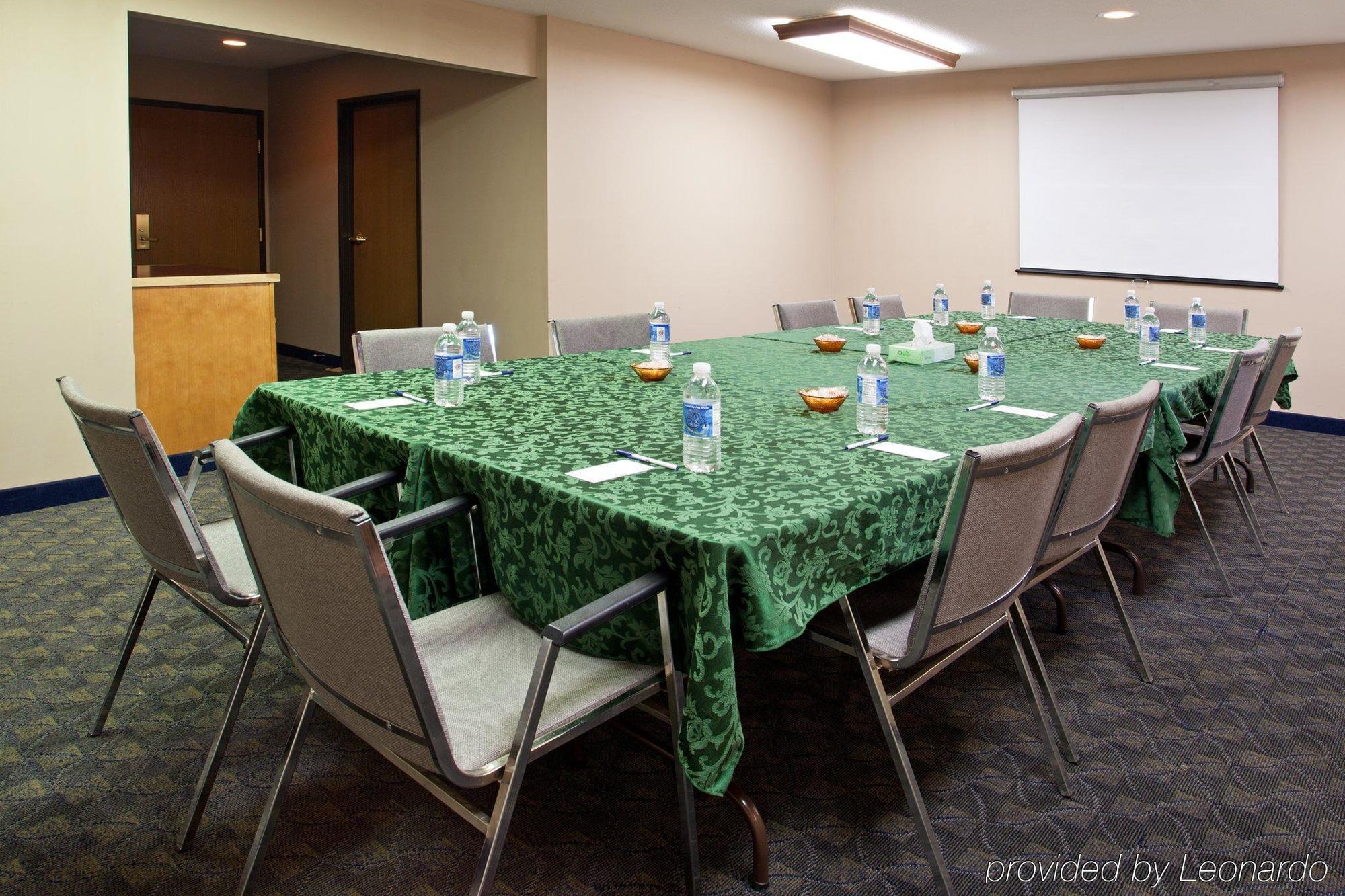 Comfort Inn & Suites Napoleon Facilidades foto